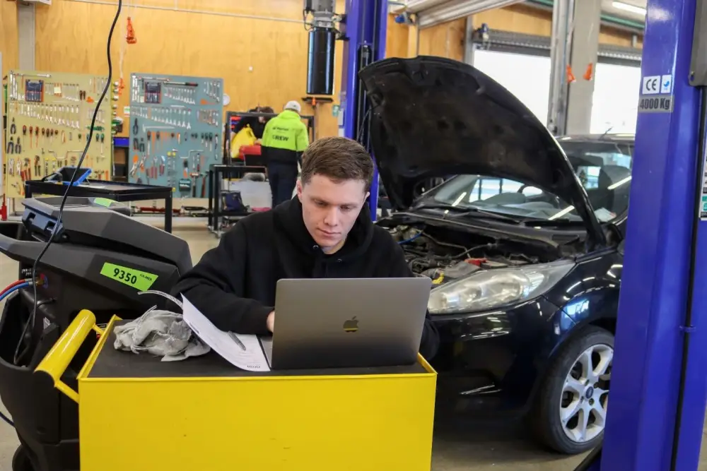 Automotive   Medium 1470x980px