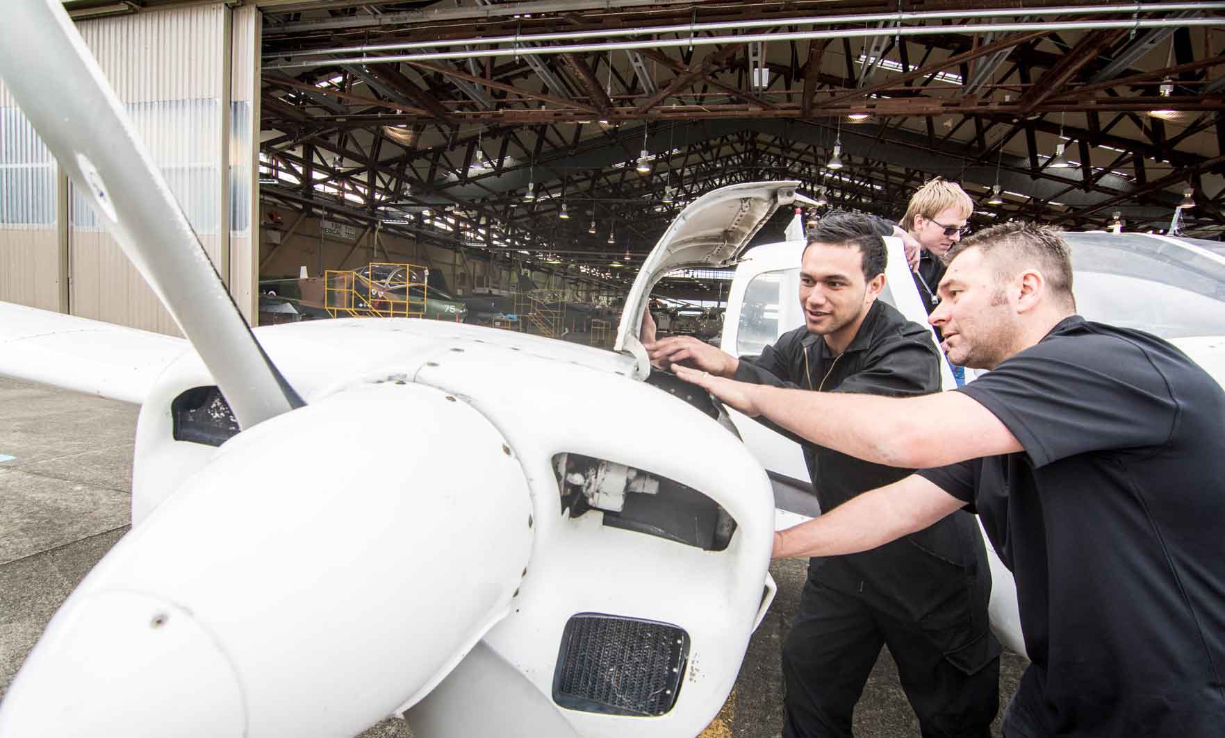 diploma in aeronautical maintenance certification